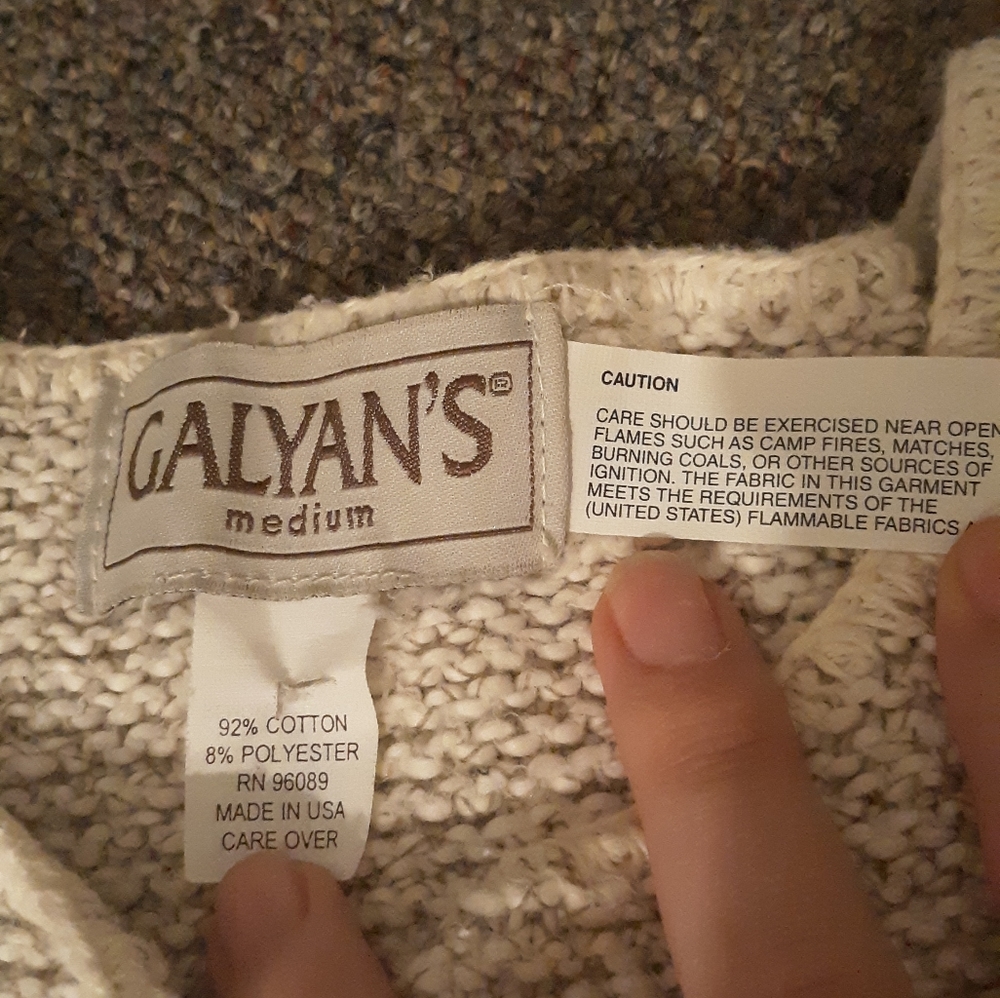 Buttoned Sweater - Picture 3 of 3